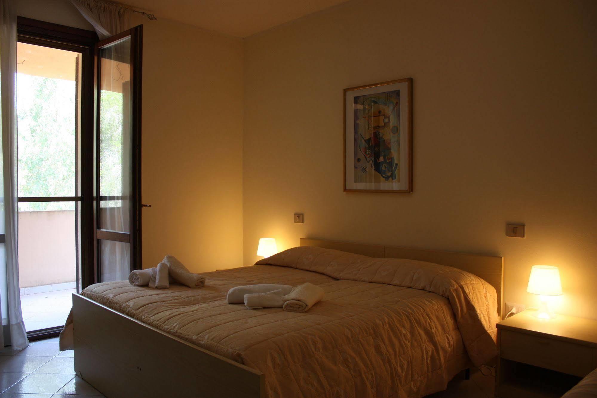 Hotel La Pineta อาร์บอเรีย ภายนอก รูปภาพ